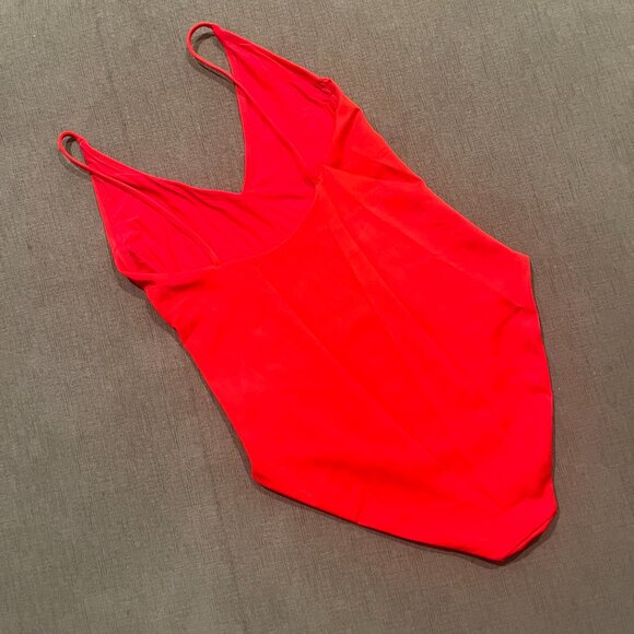 EUC Left On Friday Sunday Suit Sweet Chili Heat - Size Med - Picture 2 of 2